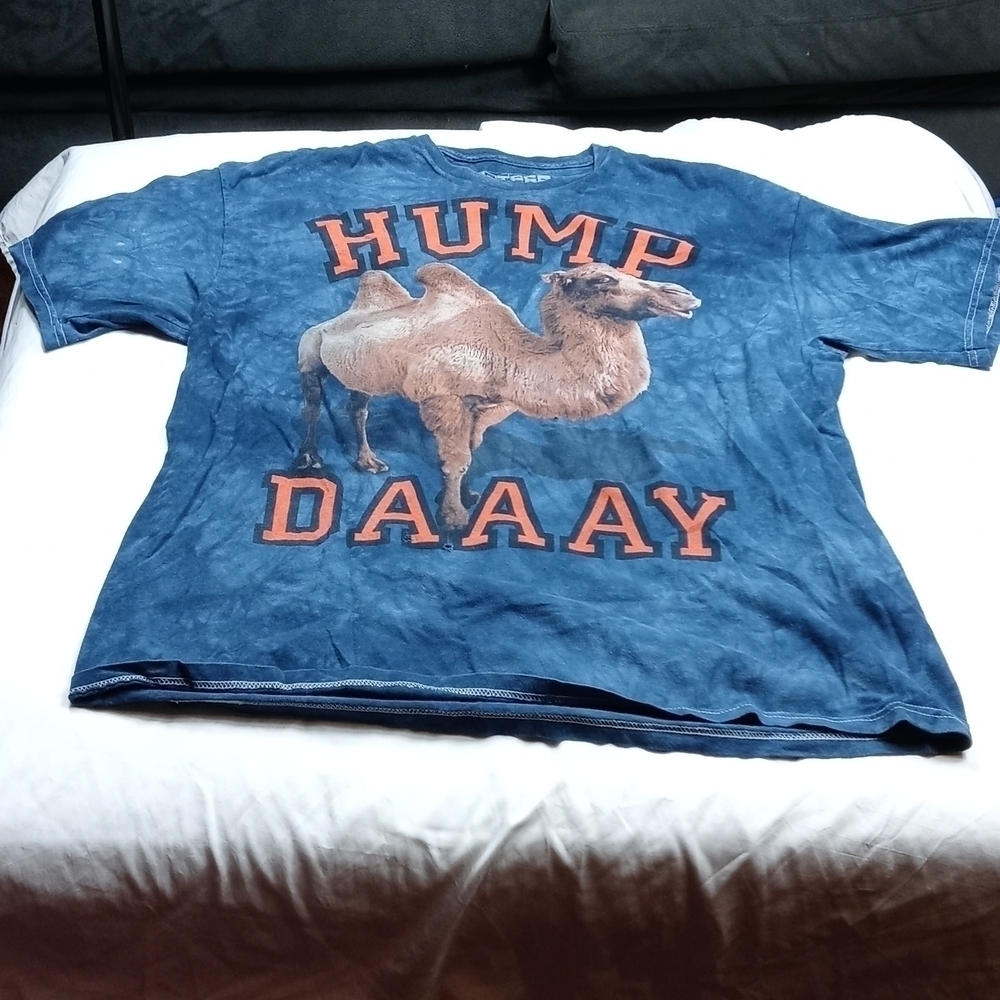 3D Tees by the mountain mens sized 2XL (50/52) Hump Day t-shirt